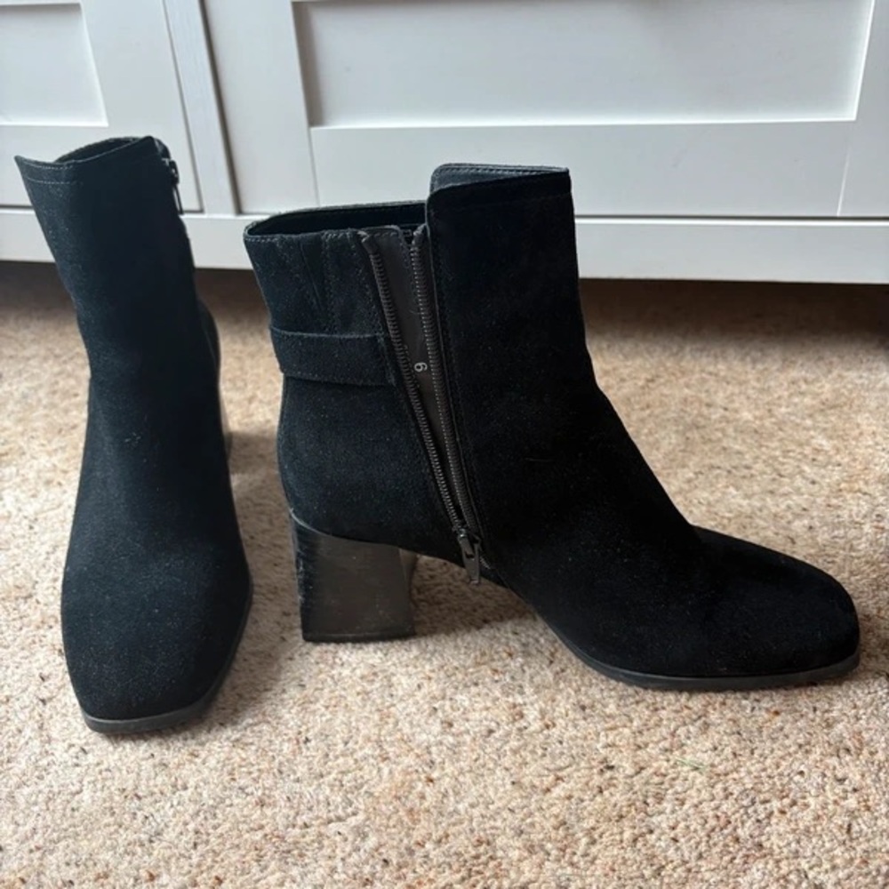 Sophisticated Black Heeled Boots
